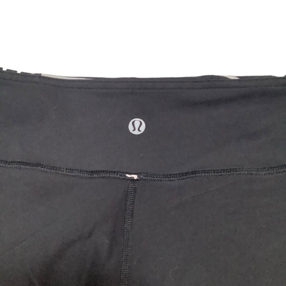 Lululemon Wunder Under Crop Leggings Sz 4 21” Reversible Black Striped - Picture 10 of 11